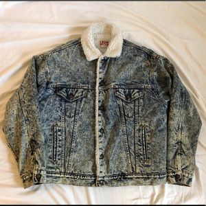 Vintage Levi’s acid wash denim sherpa. Made in USA